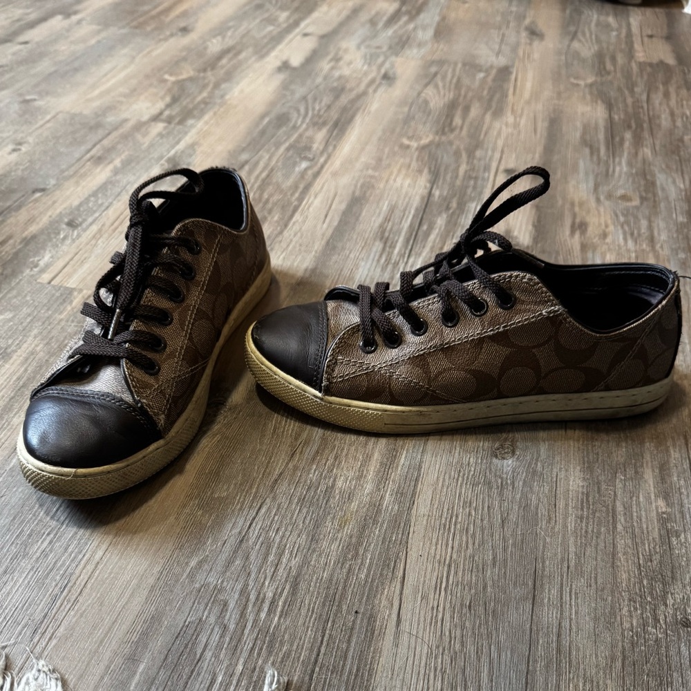 Excellent condition. Coach Parkway Signature sneakers